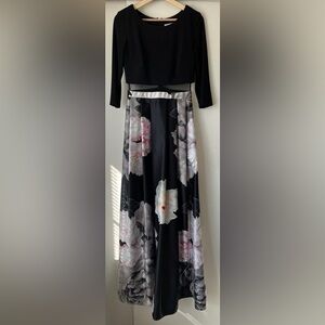 Maxi dress with cut out